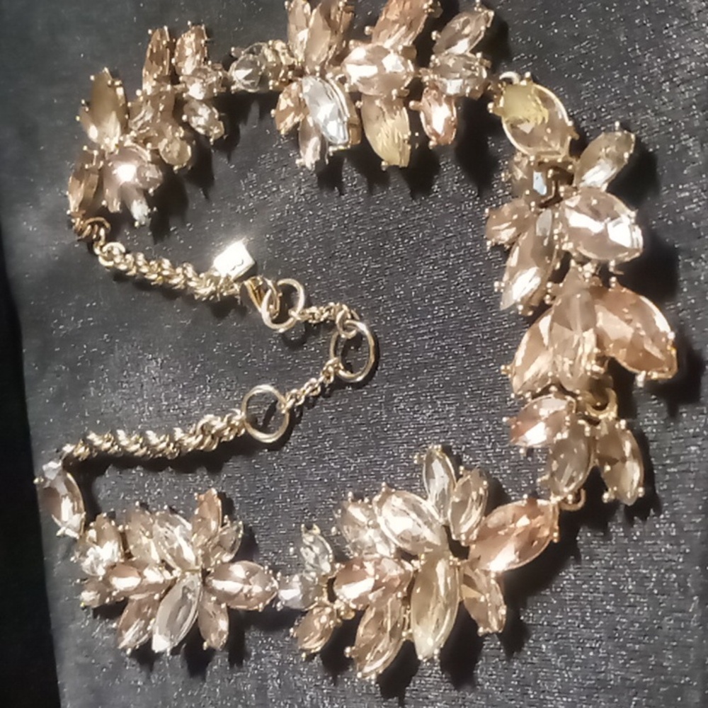 Banana Republic Designer Statement Collar Gold Floral Necklace. 18 In. Long